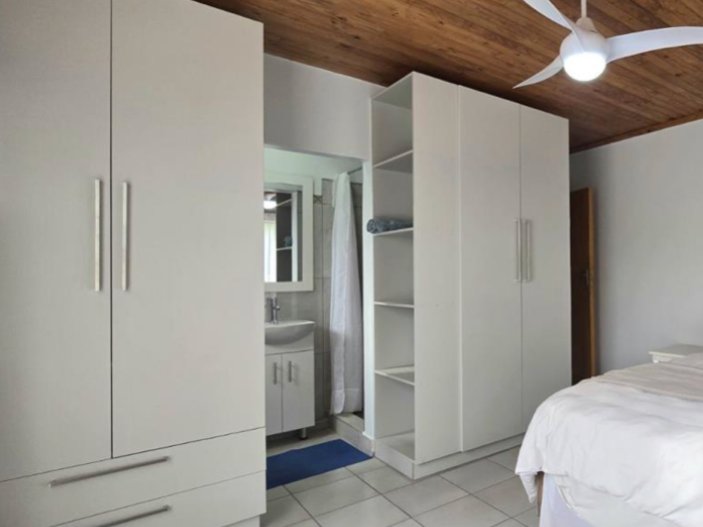 6 Bedroom Property for Sale in Bayview Western Cape
